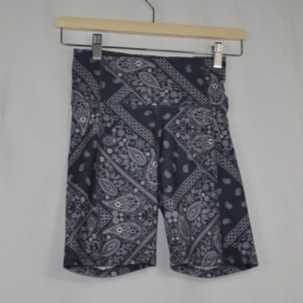 Jessica Simpson Grey White Print Biker Shorts Workout‎ Gym Size XS